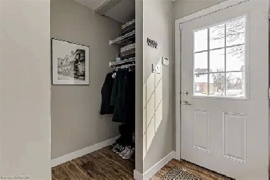 Beautiful house for rent in great neighborhood of London East Image# 1