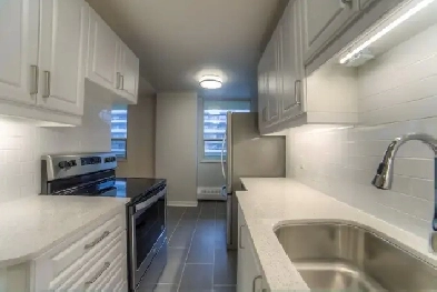 FREE Month! Eglinton and Mt. Pleasant. - prefect location! Image# 3