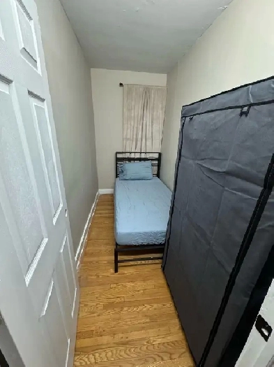 Main Level Room for rent at Port Credit Mississauga Image# 1