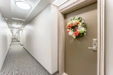 1 Bedroom   1 Den, 1 bath Condo near Mount Pleasant, Brampton Image# 9