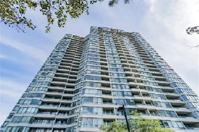 Spacious 2 1 Bedroom Corner Apartment Square One Image# 8