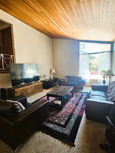 Large Room For Rent (Utilities   WiFi Included) Image# 6
