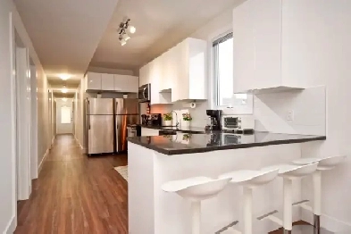 FURNISHED LARGE PRIVATE Beds uOttawa Sept. 1st Image# 4