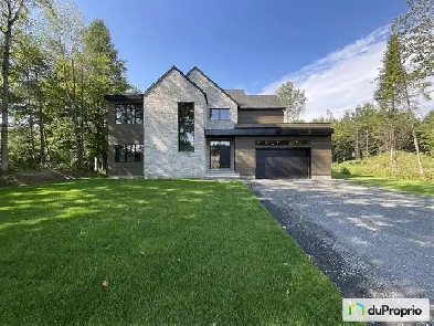 $915,000 - 2 Storey for sale in Trois-Rivières (Trois-Rivières) Image# 2