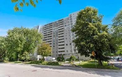 Beautiful Renovated 2B/2B Condo For Sale- Prime Swansea Location Image# 8