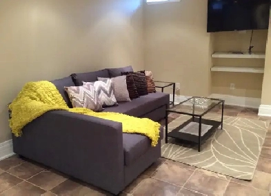 Aurora/ Newmarket Furnished Bachelor Basement Image# 4