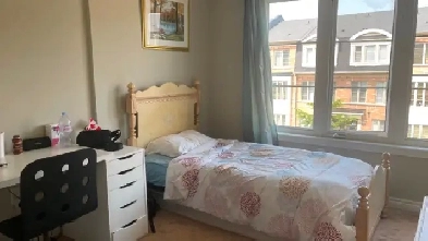 Large Room for Rent in Large Stylish Townhouse Image# 1