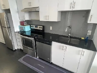 1 br condo for lease (Markham/16th) Image# 2