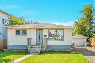 West End Bungalow for Sale $319,000 Image# 11