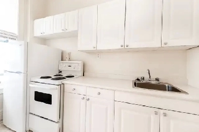 1 Bedroom Available for Rent in Character Building, Downtown Image# 3