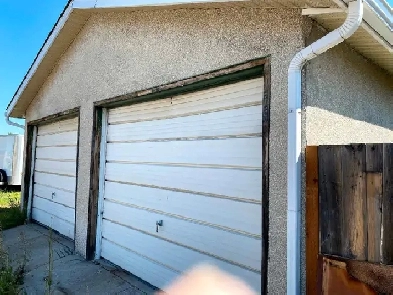 Double garage for rent in Penbrooke SE (NO ELECTRICITY) Image# 2
