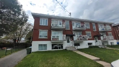 Beau logement rénové 5 1/2 au 1ère étage, St-Jérome Image# 1