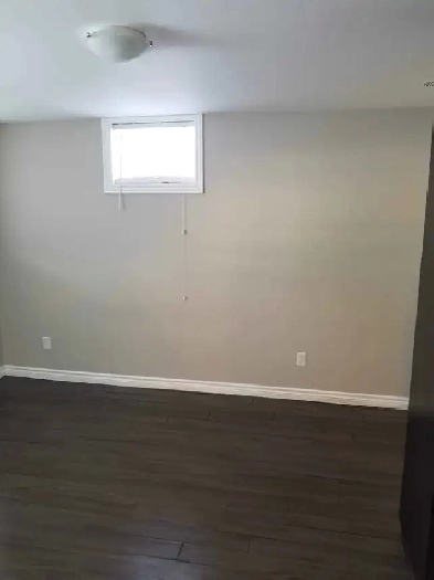 2 Bedroom Lower Level House Image# 9