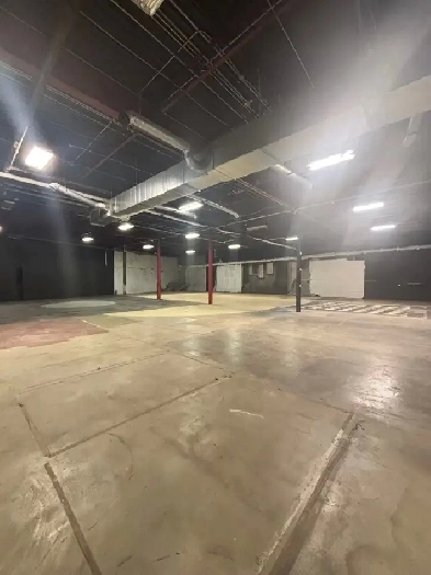 LARGE WAREHOUSE SPACE WITH OVERHEAD DOOR - AVAILABLE NOW Image# 5