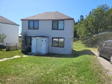 3 Bedroom, 1 Bathroom House for Rent in Marathon, Ontario Image# 1