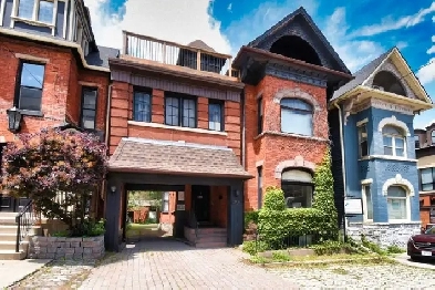 Apartment for rent steps to St Joseph's hospital Image# 9