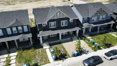 Functional 3 bedroom house plus bonus room in Legacy Image# 7
