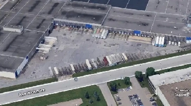 TRAILERS, CHASSIS AND TRUCKS PARKING ON HICKMORE (SAINT-LAURENT) Image# 1
