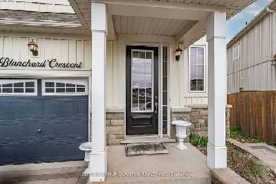 Angus just minutes from Barrie!  Over 2,000 sq. foot, 4 bedroom Image# 6