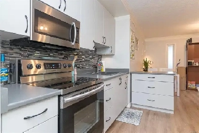 One bedroom suite for rent in beautiful Brentwood Bay Image# 5