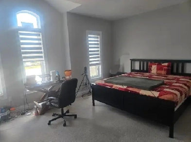 private spacious room in family living house near mount pleasant Image# 3