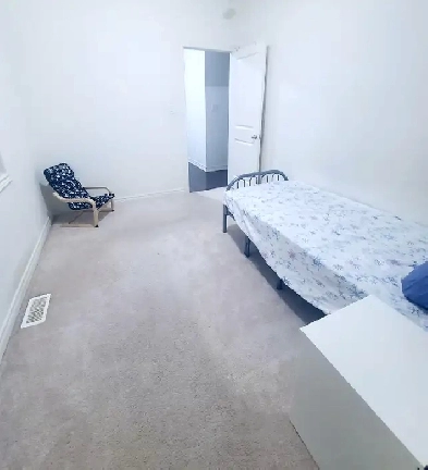 $500 - Room for Rent - Brampton - L7A5A7 Image# 4