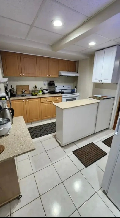 FURNISHED BASEMENT ROOMS FOR RENT NEAR UTSC AND CENTENNIAL Image# 1