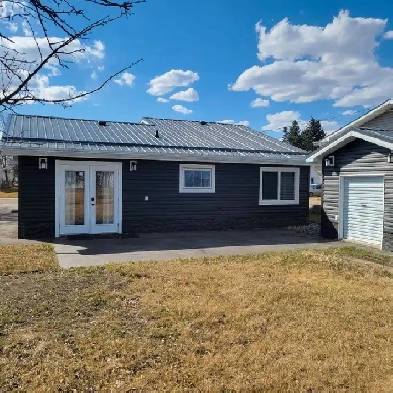 Fully Renovated 2 bedroom house Image# 3