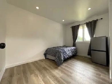 room for rent Image# 5