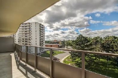 Camelot Towers - 1001 Main West, Hamilton - 2 Bedroom Apartment Image# 3