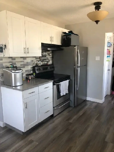 Southside 1/2 duplex avalable October 1st Image# 1