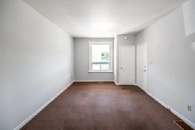 Newly Refreshed Main Floor 2-Bedroom Unit for Rent Image# 4