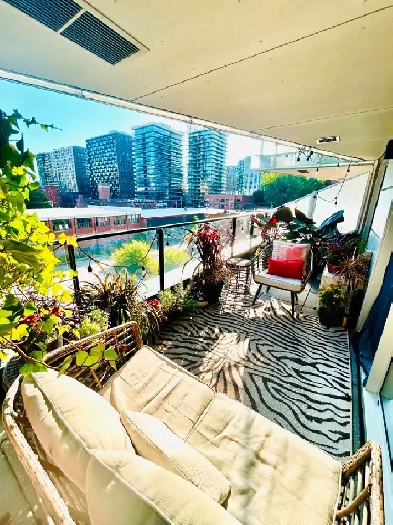 Élégant condo 1 cac Tout Meublé! Balcon! Image# 5