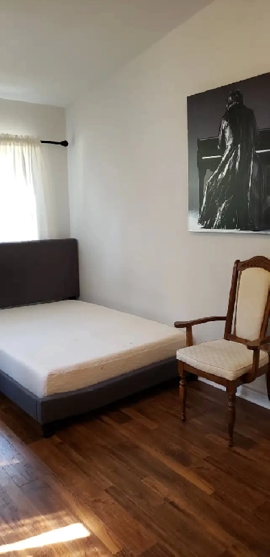 TWO ROOM LEFT - ST. CATHARINES - PEN CENTER $625 Image# 3