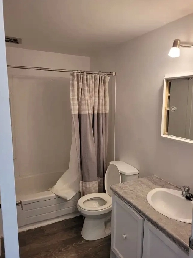Logement 3 1/2 244 Denison O Granby à partir de 870$- 885$ Image# 1