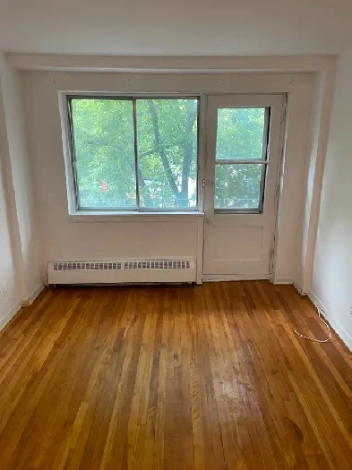 2 1/2 closed bedroom Westmount heat hot water walk to MUHC Image# 7