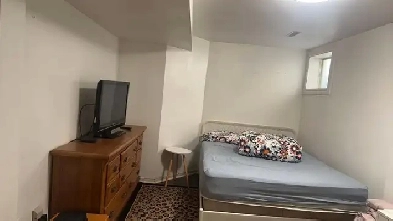 Square One Room For Rent Image# 2