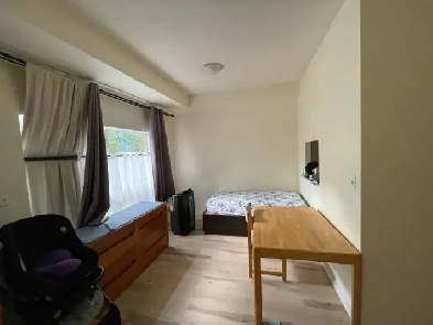 Room for rent near Humber Lakeshore college Image# 5