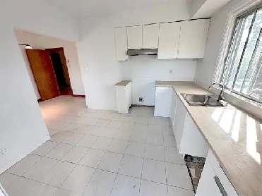 ✨ 5 ½ rénové à Ahuntsic – 2 chambres fermées, salle de dîner Image# 2