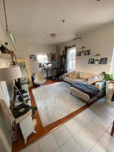 Sublet - 1.5 Months - Master Bedroom - ConvenientLocation Image# 3
