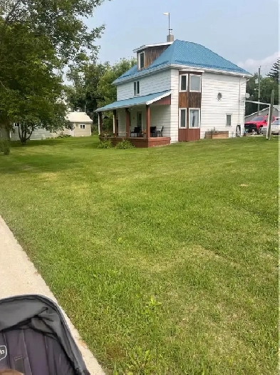 Large 4 bed 1.5bathroom house for sale. Image# 6