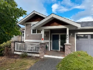 2 bdrm lower unit, bright, new flooring-$1800 near VIU Image# 2