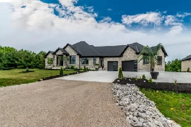 Total 6600 sq. ft. on a 270 ft. lot 1.3 Acre Image# 7