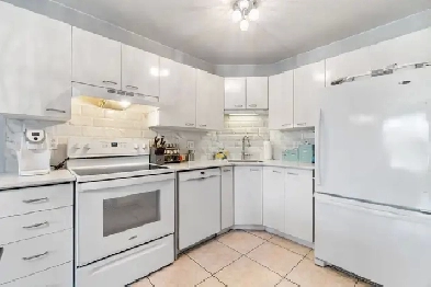 CONDO A VENDRE ANJOU 3.5 Image# 1