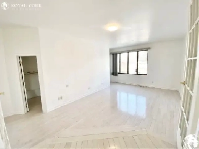 LARGE 2BR DEN BIG PATIO 1600SF Available September 1, 2025 Image# 1