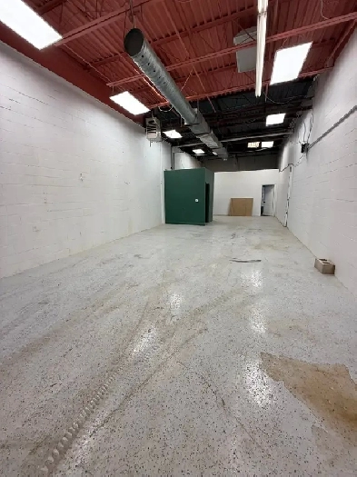 Scarborough Industrial Space – 1,000 sq. ft. with Drive-In Door Image# 1
