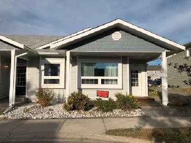 3 Bed, 2 Bath Townhouse in Ingram Image# 10