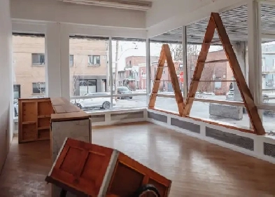 Local en plein coeur du mile end- idéal pour boutique Image# 1