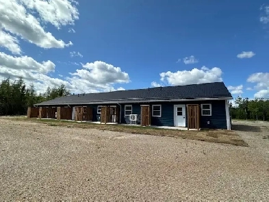 Brand New Built 2 Bedroom Townhouse Near Airport Image# 1