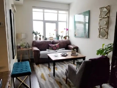 Bloor West Village – Luxury 1 Bedroom   Den Condo  at 2 Old Mill Image# 1